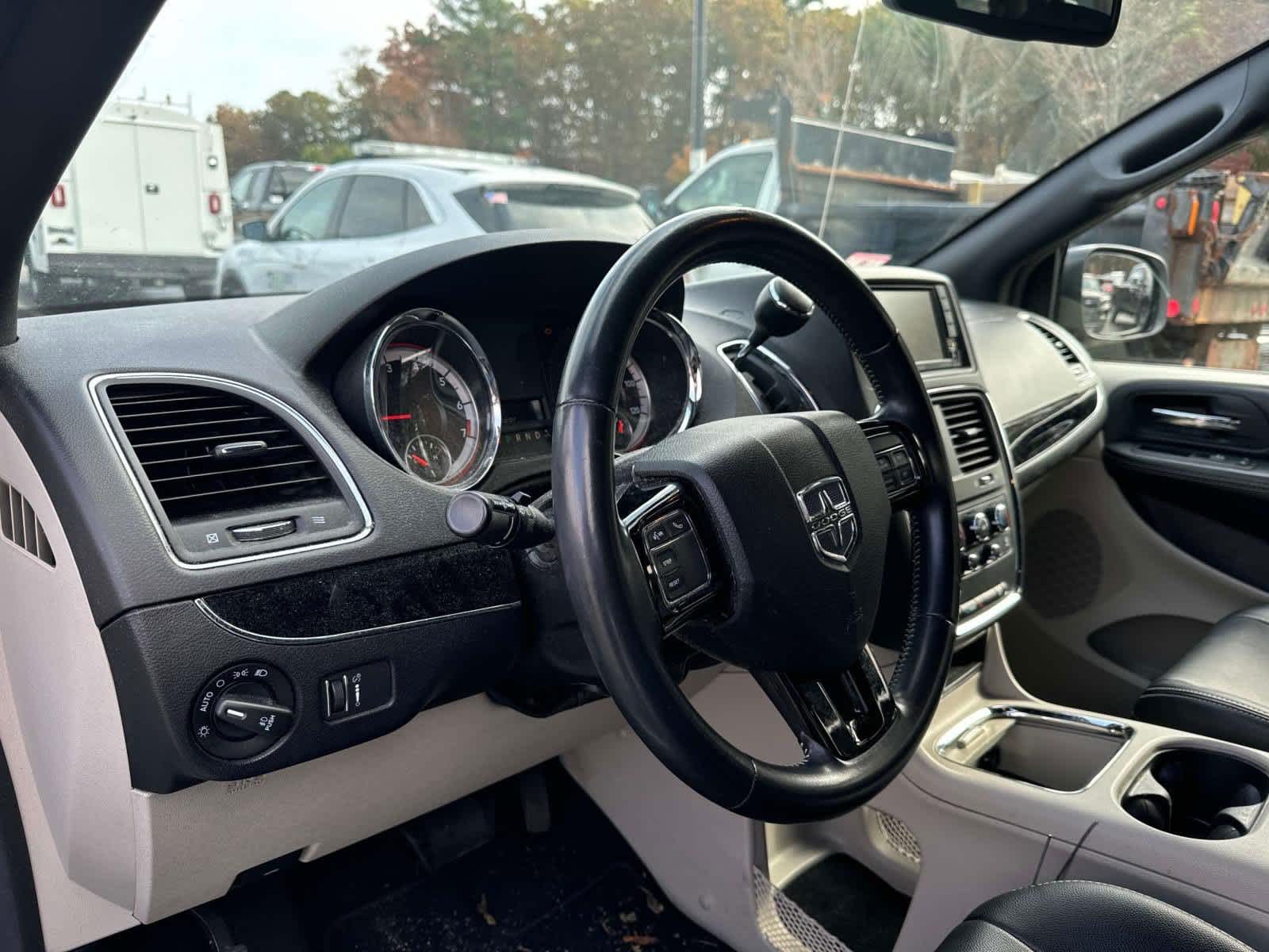 2018 Dodge Grand Caravan SXT 17