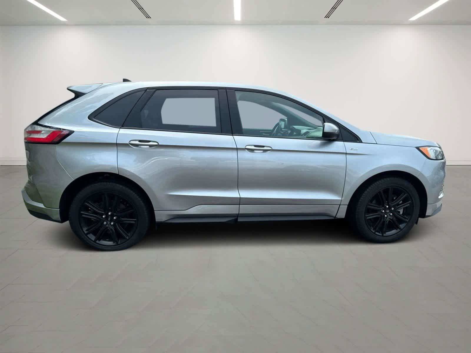 2022 Ford Edge ST-Line 4