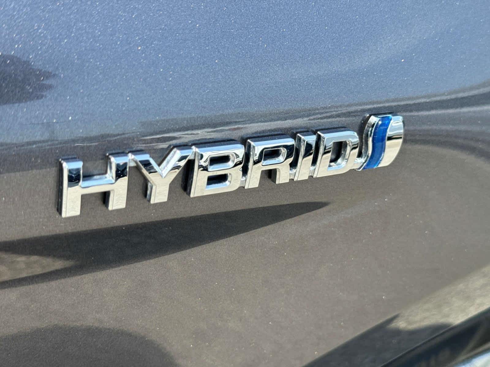 2021 Toyota Camry Hybrid LE 8