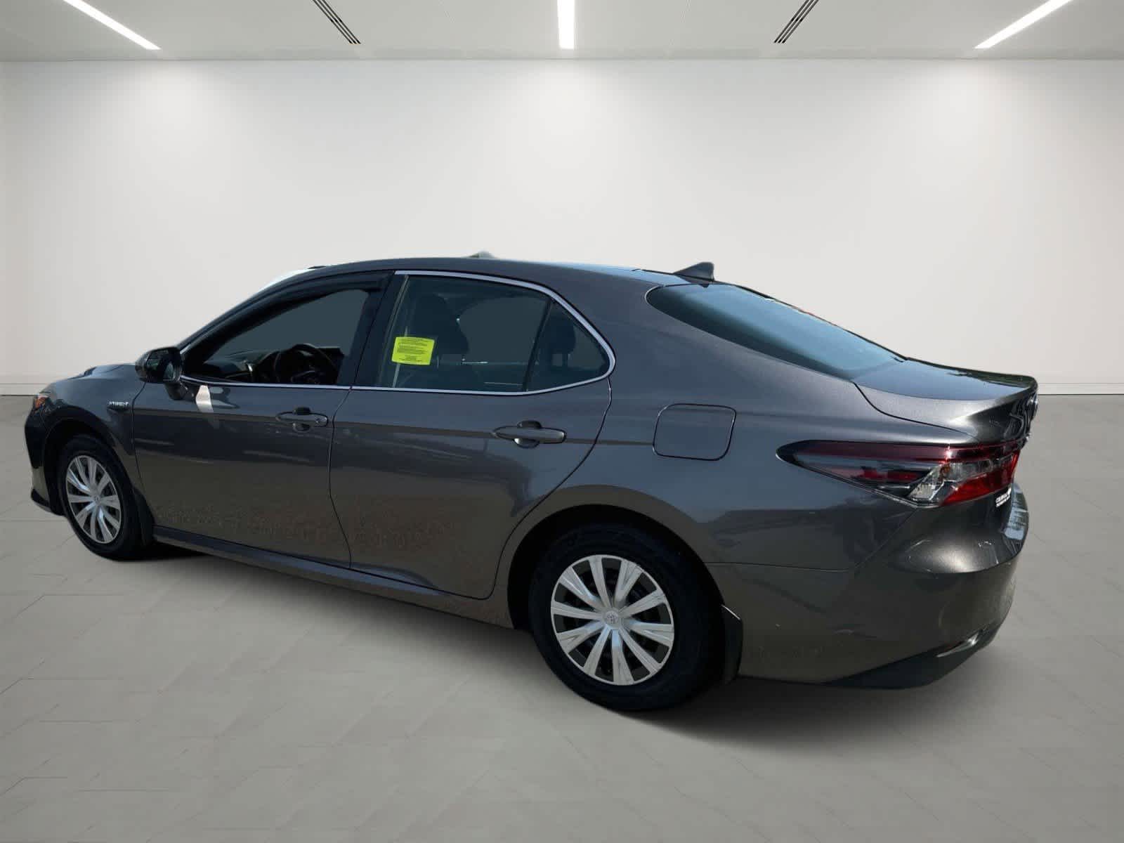 2021 Toyota Camry Hybrid LE 3