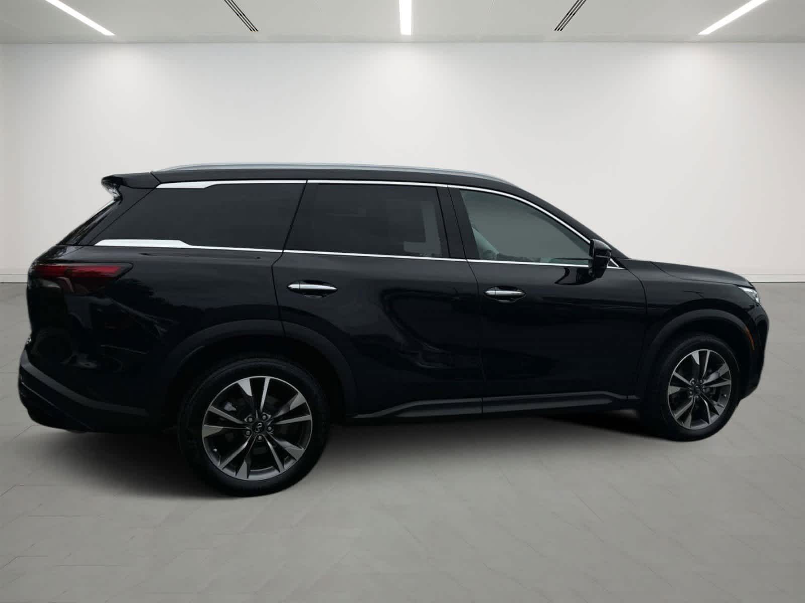 2023 INFINITI QX60 LUXE 4