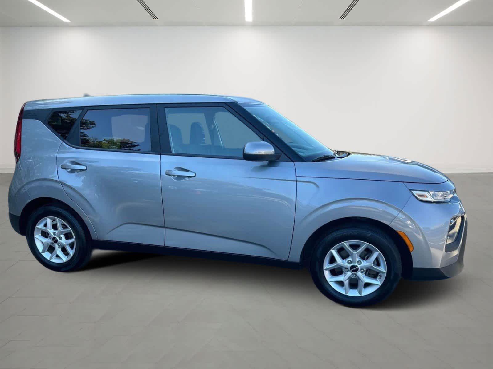 2022 Kia Soul LX 6