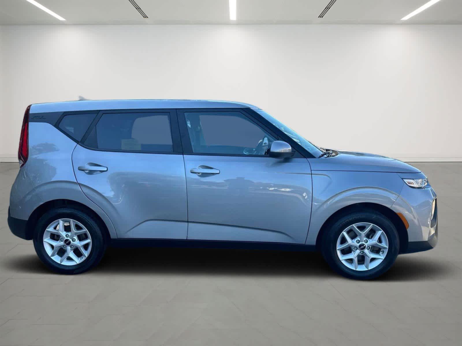 2022 Kia Soul LX 5