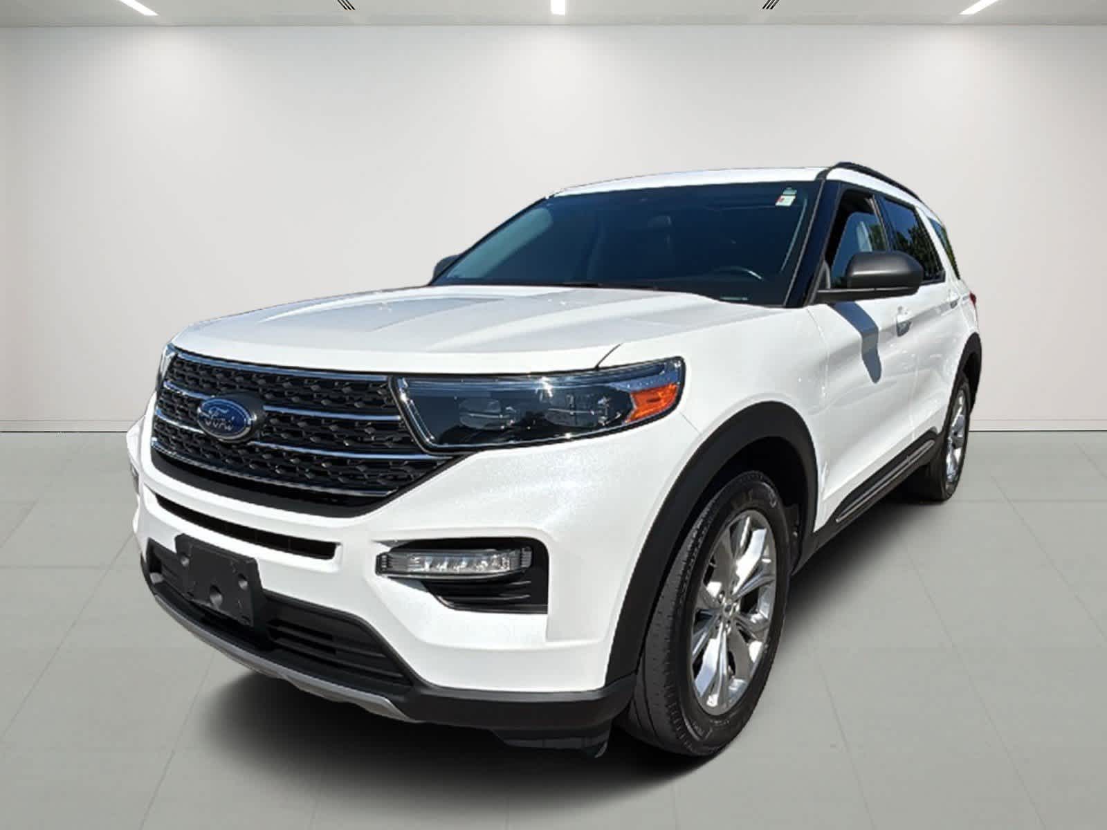 Star White Metallic Tri-Coat 2023 Ford Explorer SUV / Crossover All-Wheel Drive Automatic