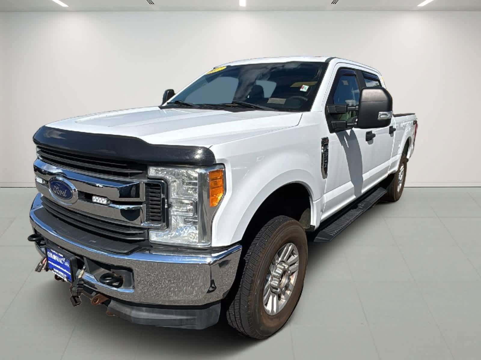Oxford White 2017 Ford F-350 Super Duty Pickup Truck Four-Wheel Drive 6-Speed Automatic