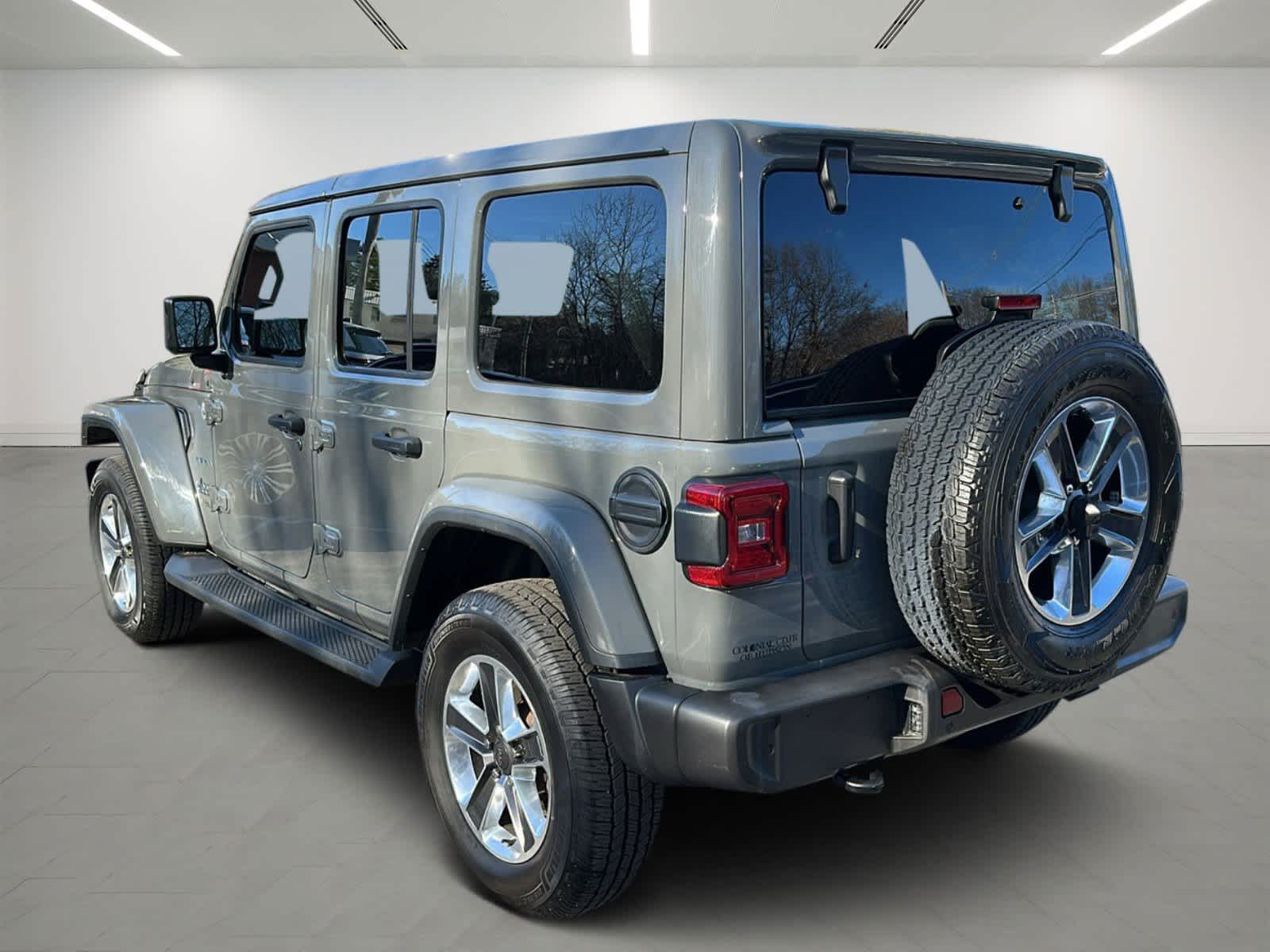 2021 Jeep Wrangler Unlimited Sahara 2