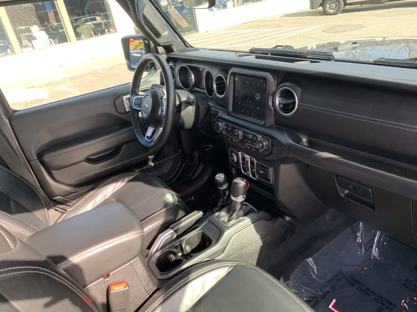 2018 Jeep Wrangler Unlimited Sahara 20