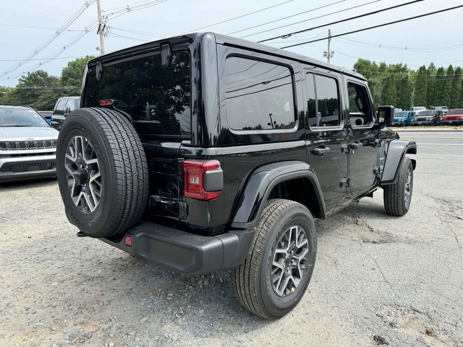 2024 Jeep Wrangler Sahara 4