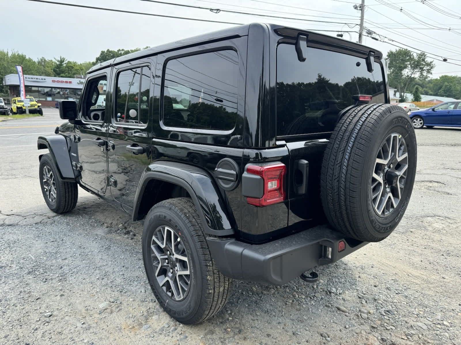 2024 Jeep Wrangler Sahara 2