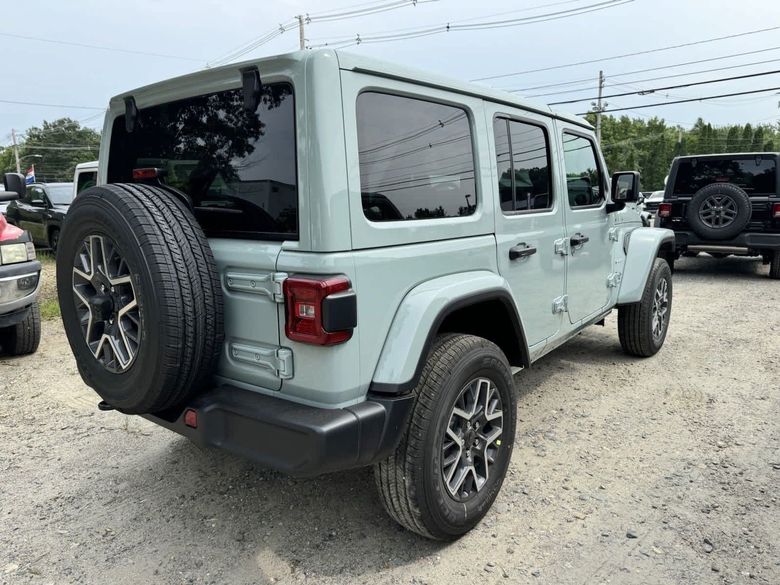 2024 Jeep Wrangler Sahara 4