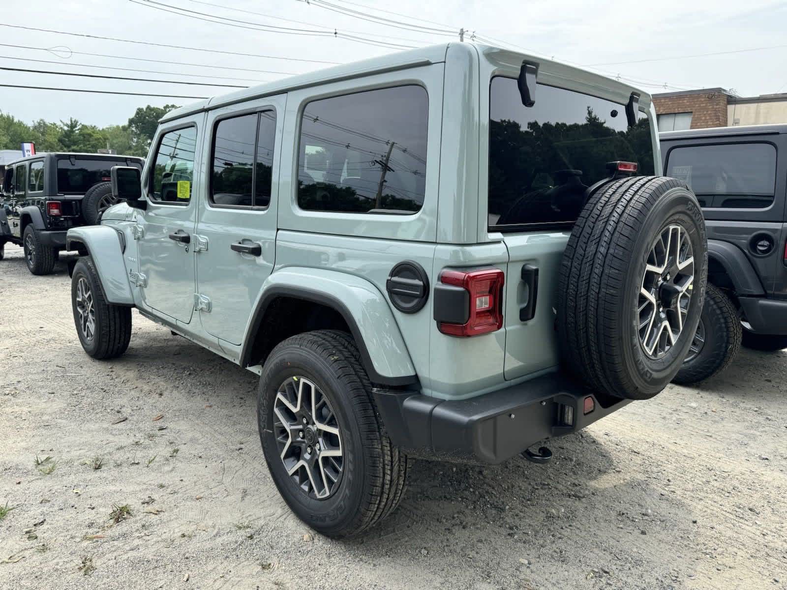 2024 Jeep Wrangler Sahara 2