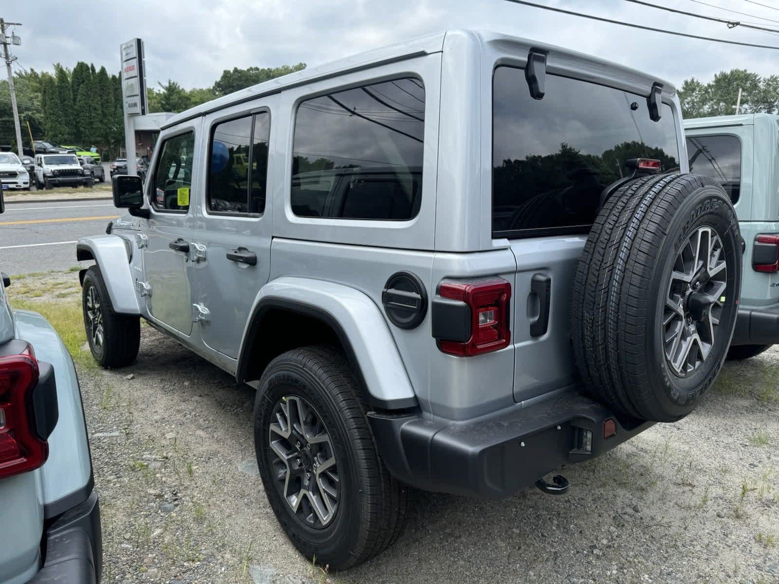 2024 Jeep Wrangler Sahara 2