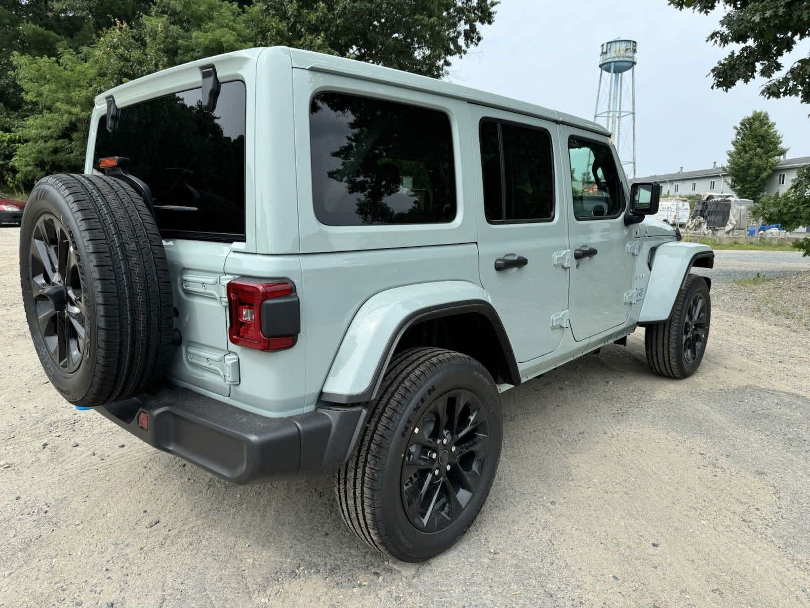 2024 Jeep Wrangler Sahara 4