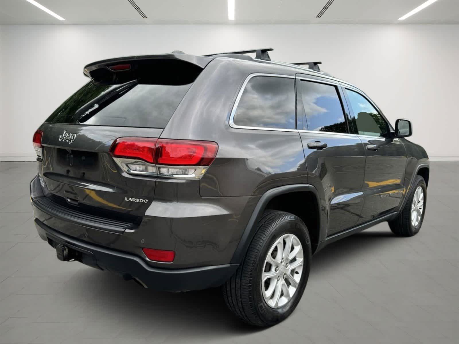 2021 Jeep Grand Cherokee Laredo E 3