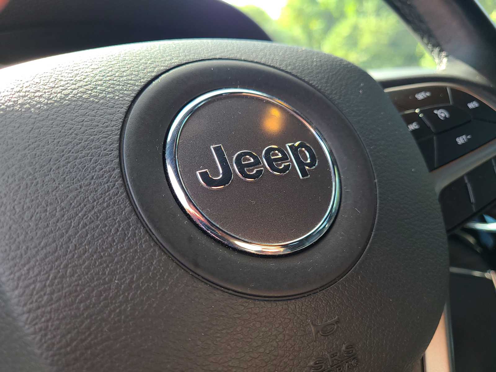 2019 Jeep Grand Cherokee Limited 51