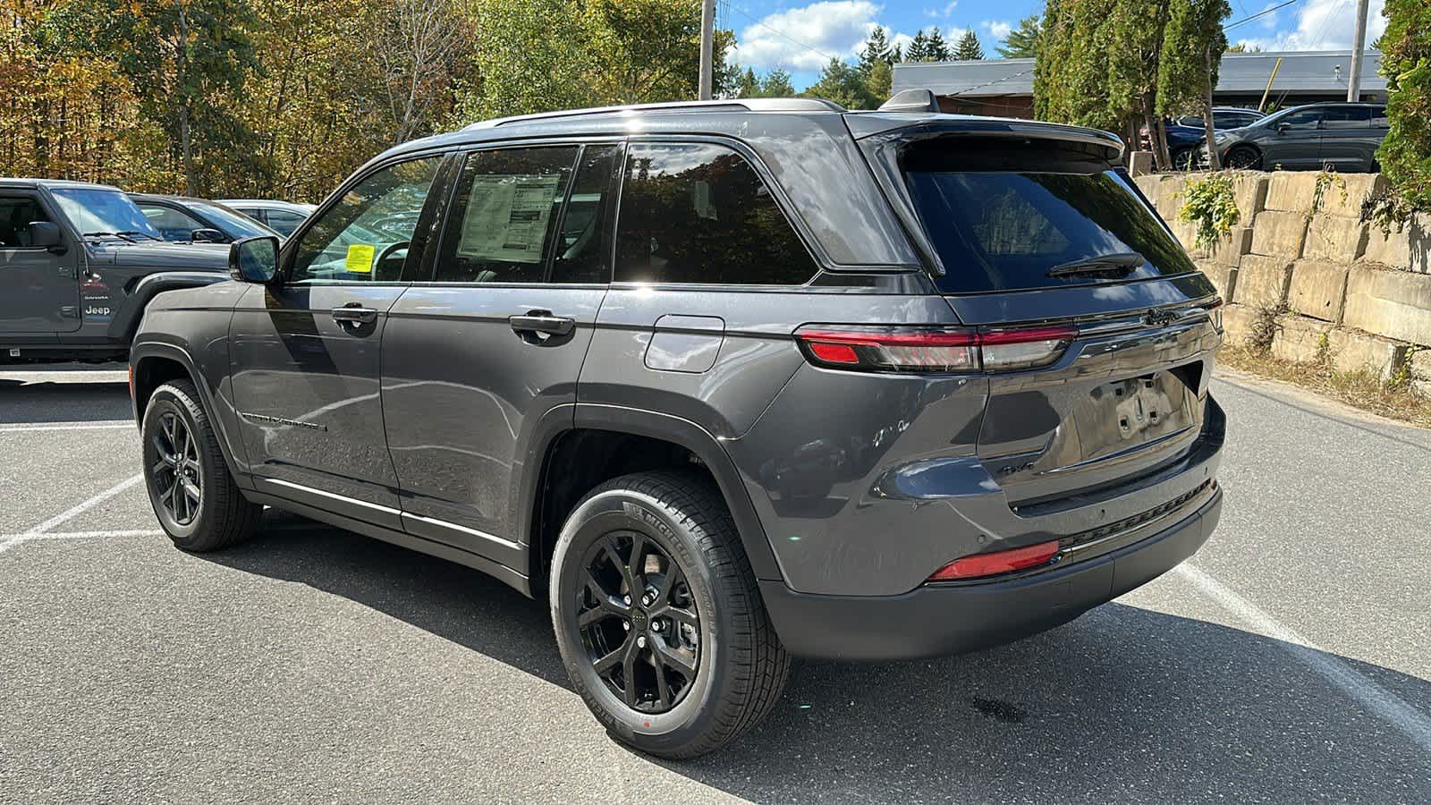 2024 Jeep Grand Cherokee Altitude 2