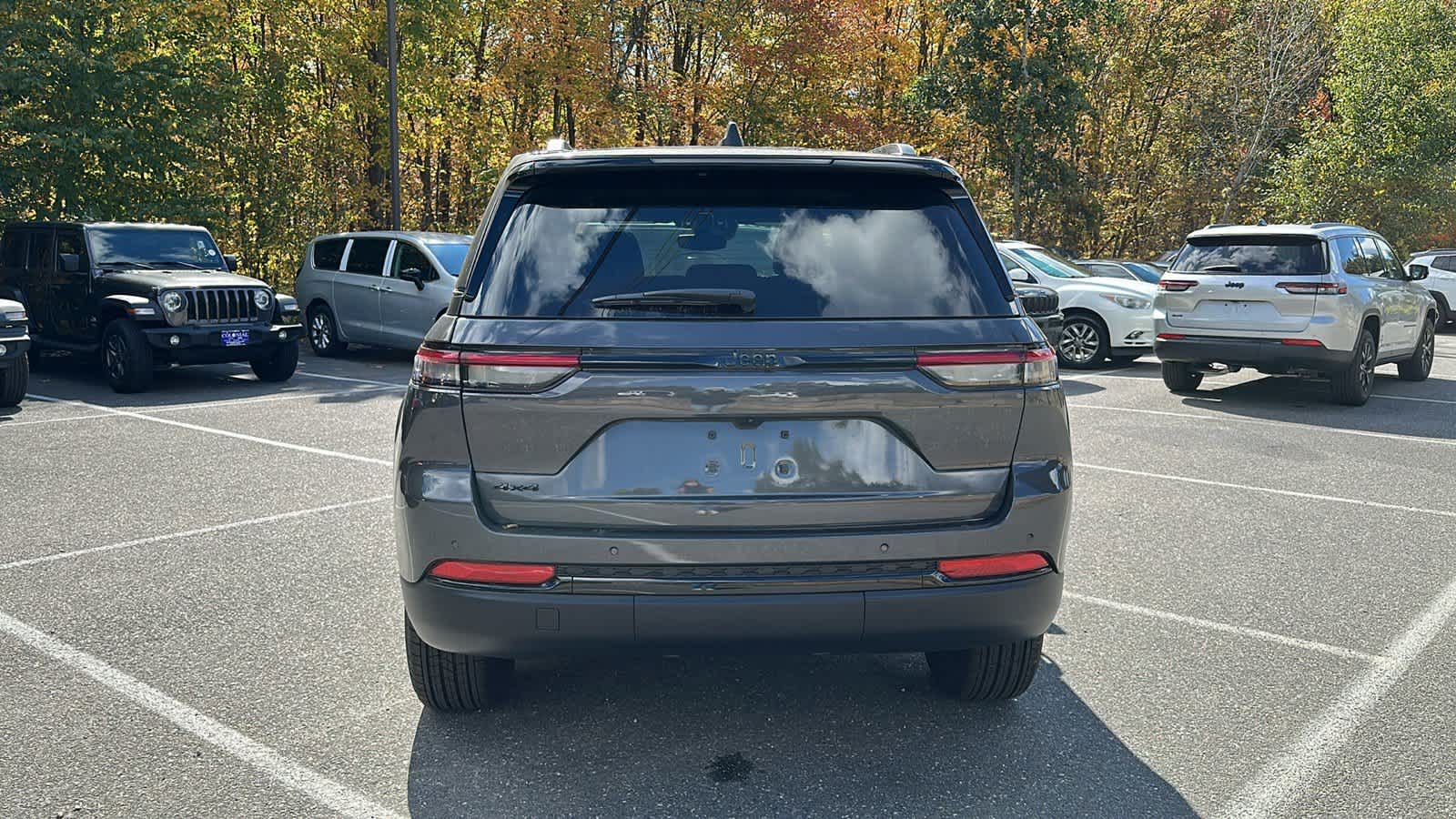 2024 Jeep Grand Cherokee Altitude 3