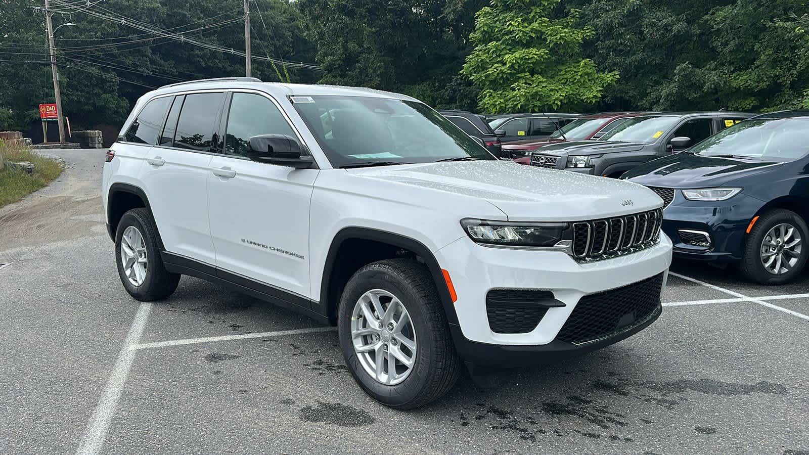 2024 Jeep Grand Cherokee Laredo X 5