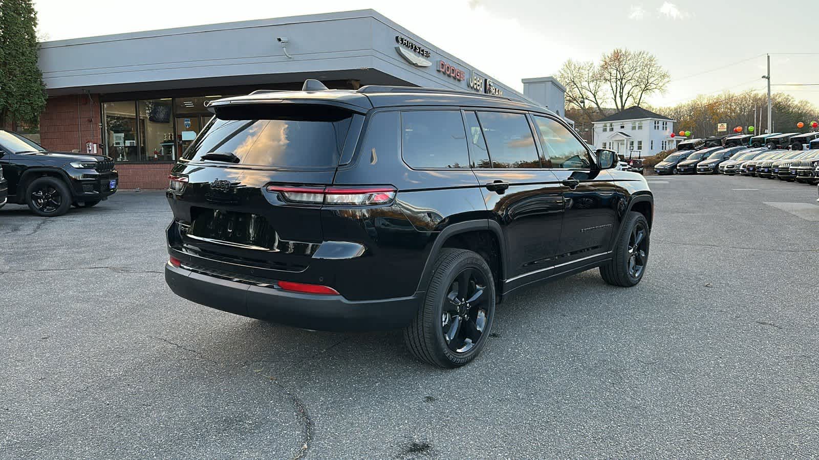 2023 Jeep Grand Cherokee L Altitude 4