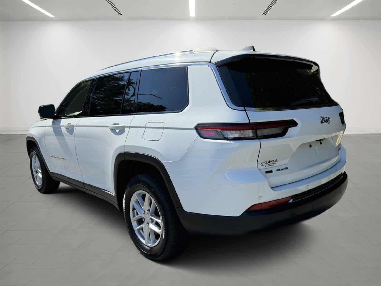 2021 Jeep Grand Cherokee L Laredo 2