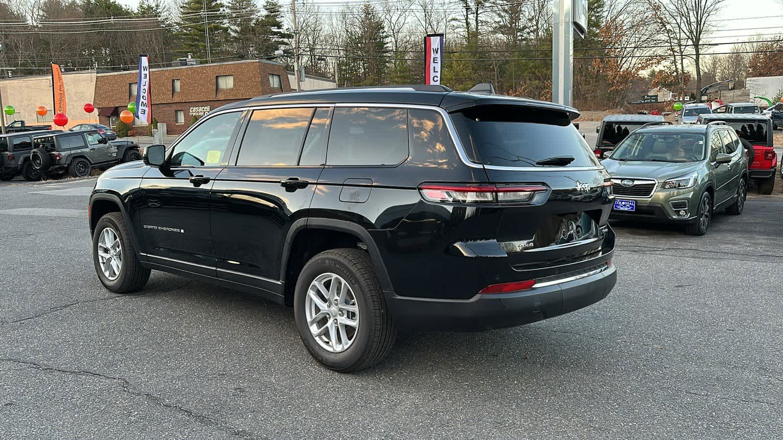 2023 Jeep Grand Cherokee L Laredo 2