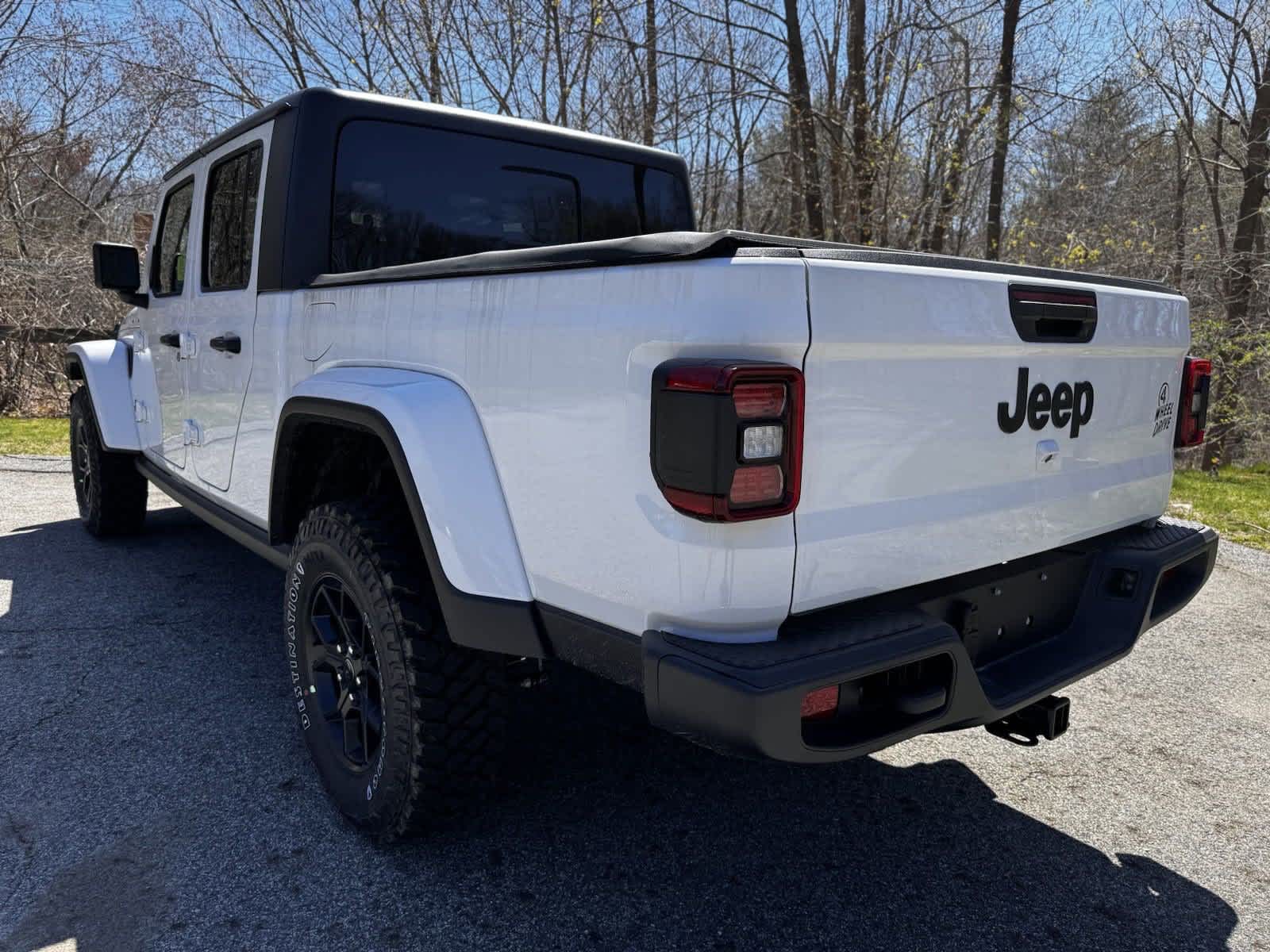 2024 Jeep Gladiator Willys 4x4 2