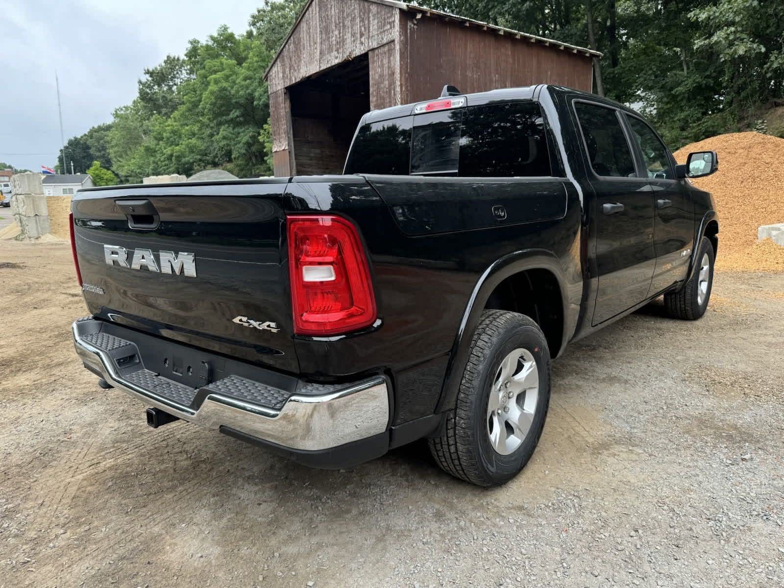 2025 Ram 1500 Big Horn 4x4 Crew Cab 57 Box 4