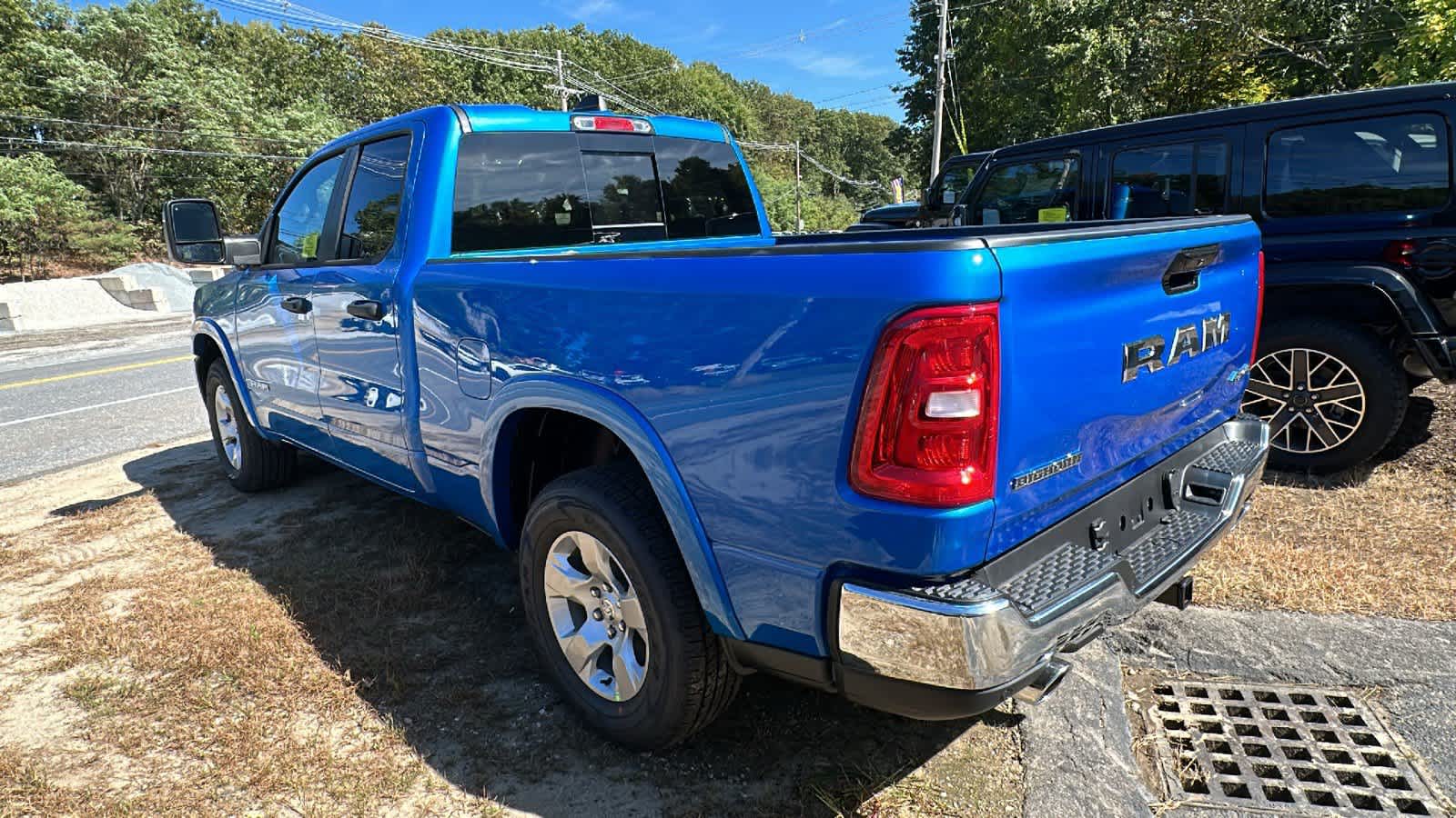 2025 Ram 1500 Big Horn 4x4 Quad Cab 64 Box 2