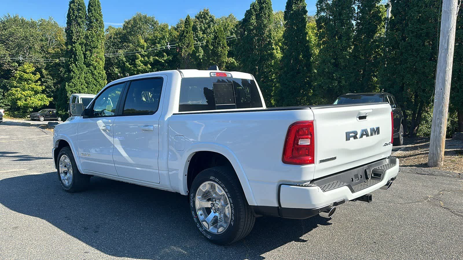 2025 Ram 1500 Big Horn 4x4 Crew Cab 57 Box 2