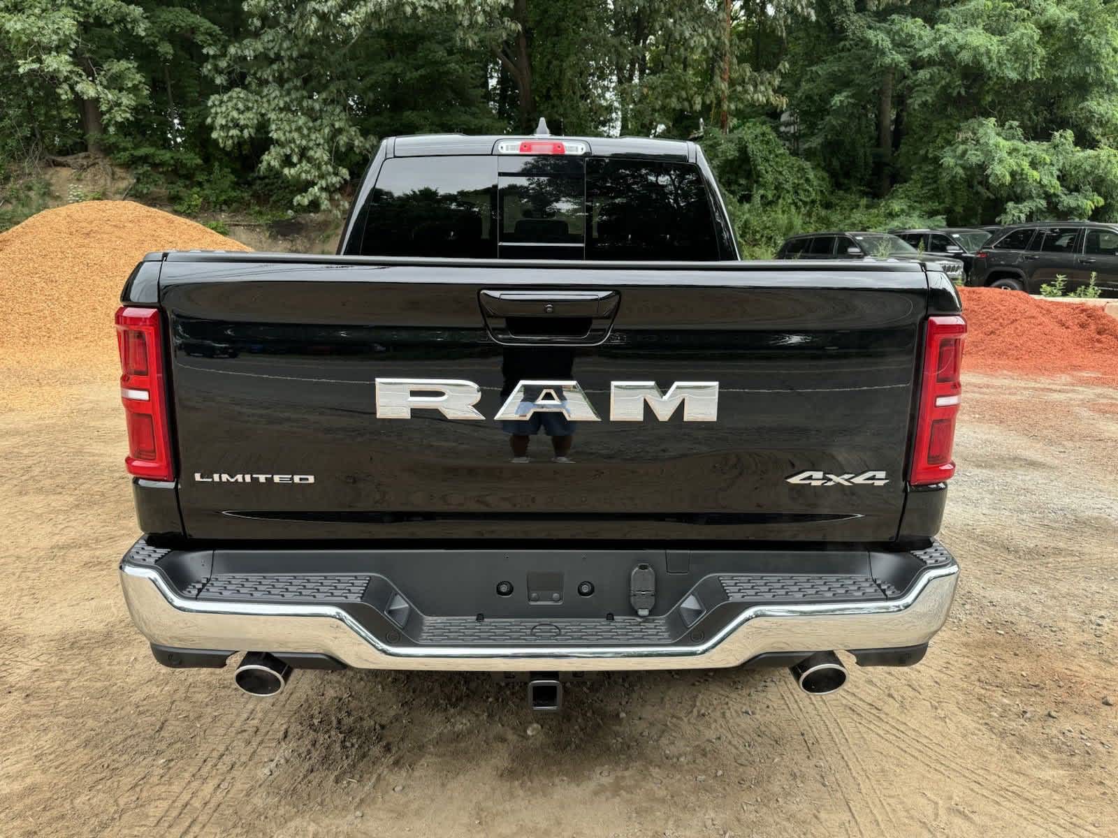 2025 Ram 1500 Limited 4x4 Crew Cab 57 Box 3