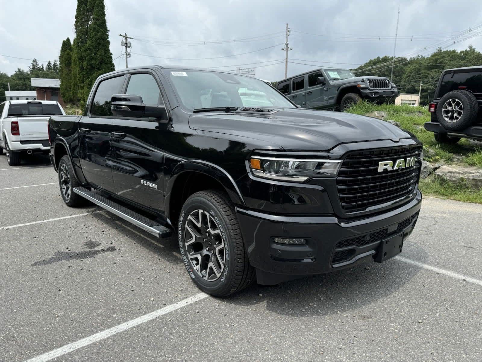 2025 Ram 1500 Laramie 4x4 Crew Cab 57 Box 5