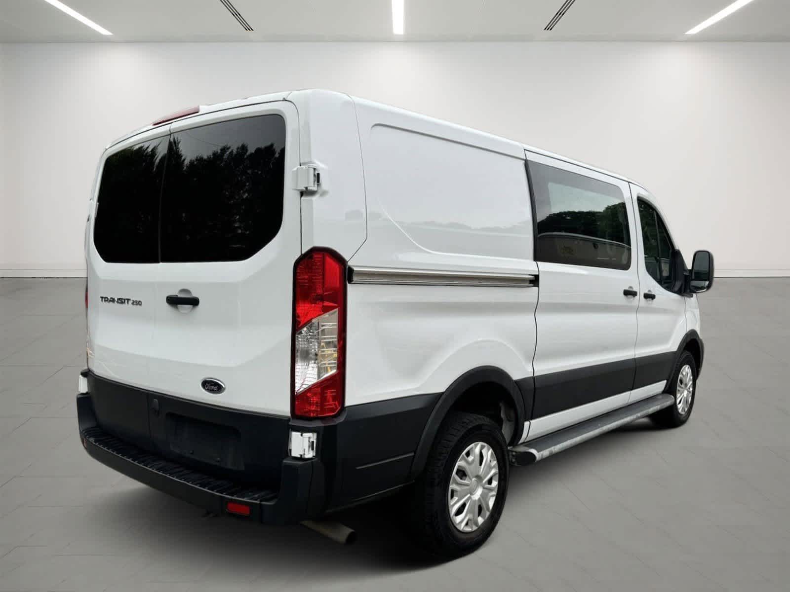 2022 Ford Transit T-250 4