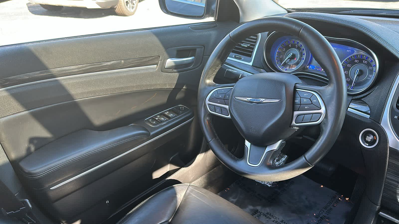 2019 Chrysler 300 Touring L 23