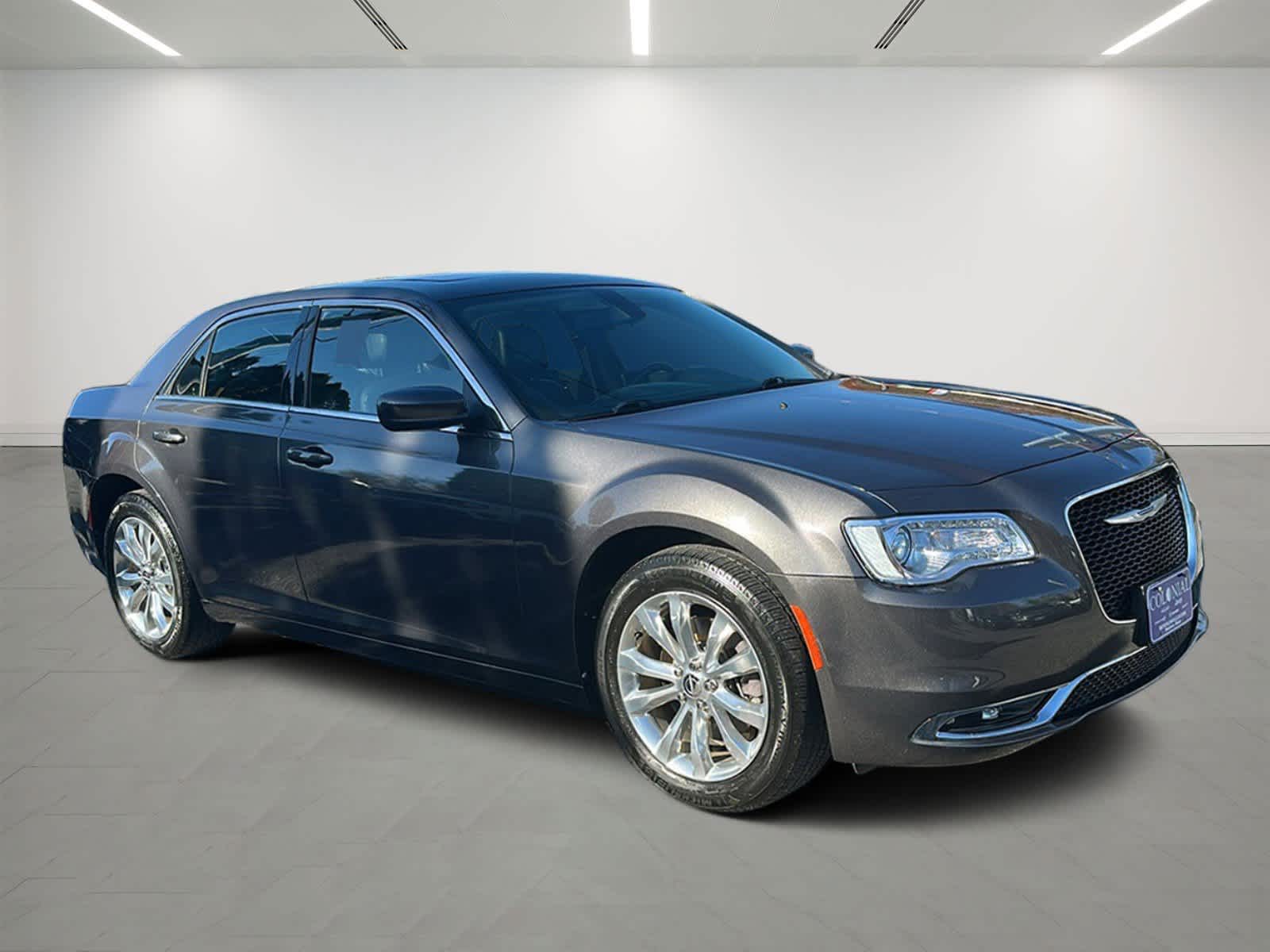 2019 Chrysler 300 Touring L 5