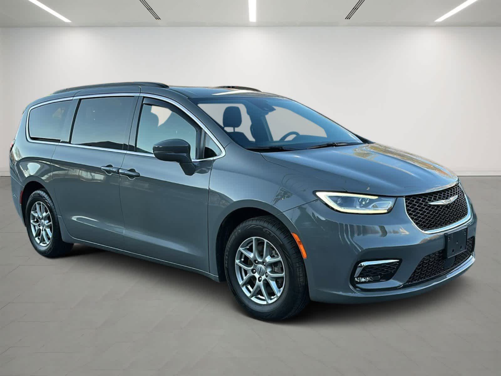 2022 Chrysler Pacifica Touring 5