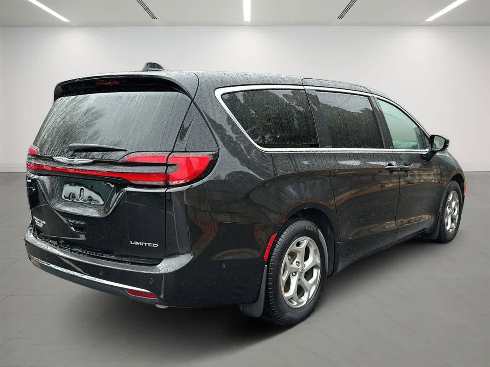 2024 Chrysler Pacifica Limited 4