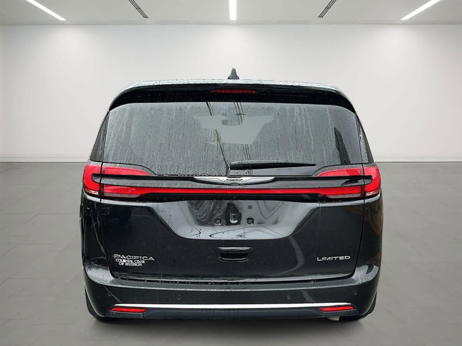 2024 Chrysler Pacifica Limited 3