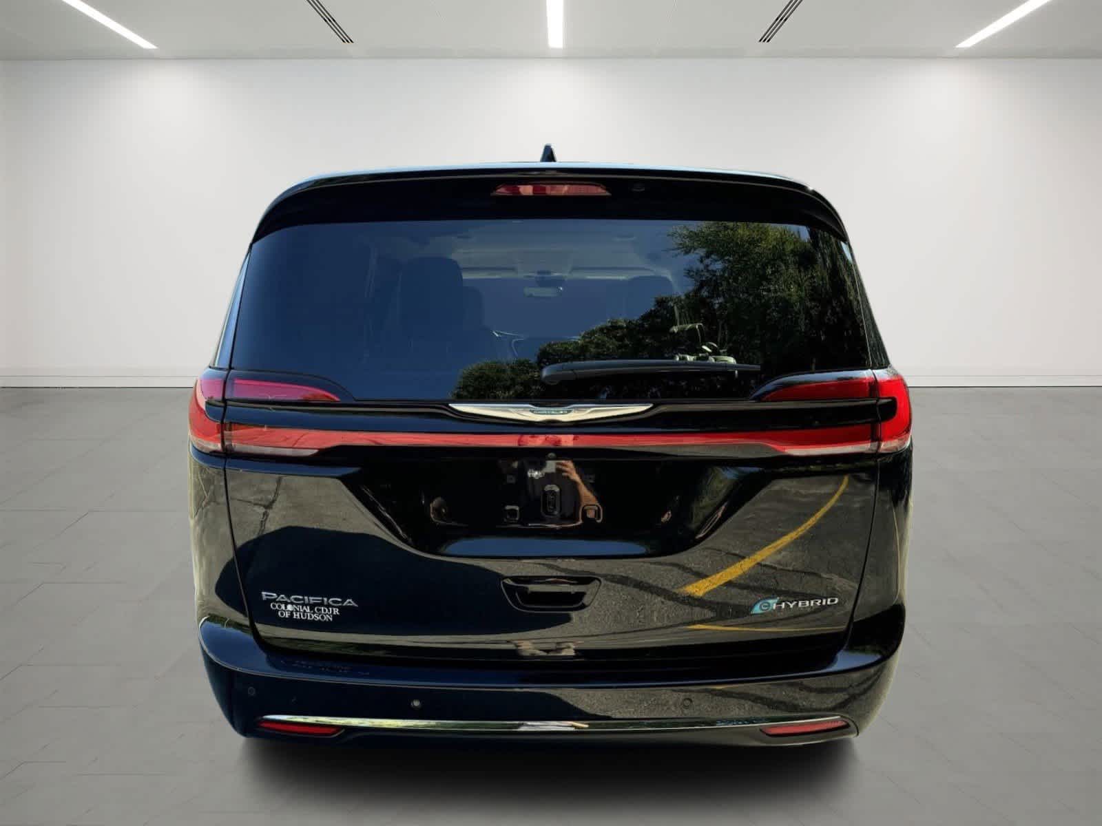 2021 Chrysler Pacifica Hybrid Touring L 3