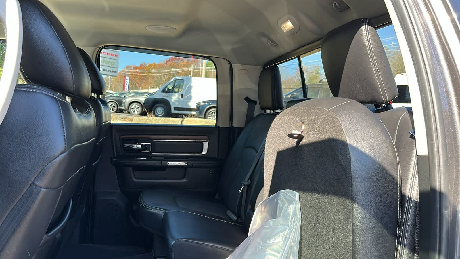 2018 Ram 2500 Laramie 4x4 Crew Cab 64 Box 26