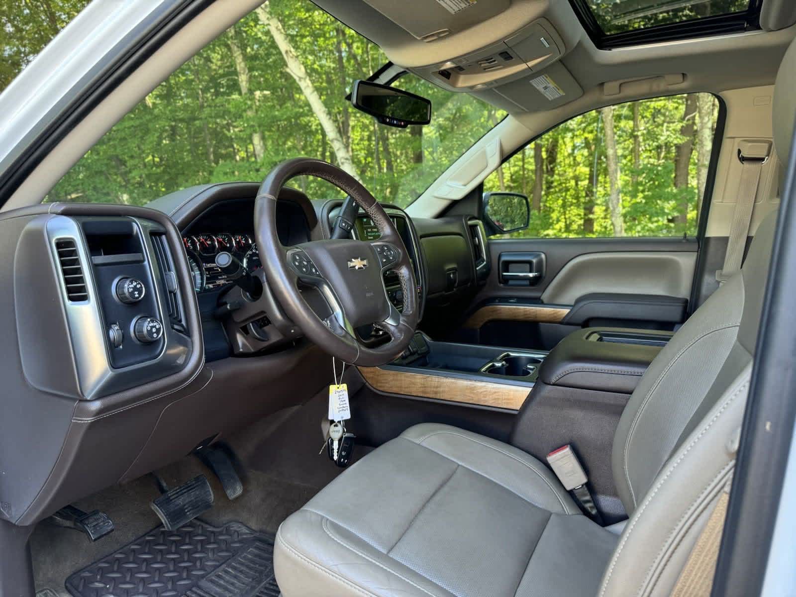 2016 Chevrolet Silverado 1500 LTZ 4WD Crew Cab 143.5 8