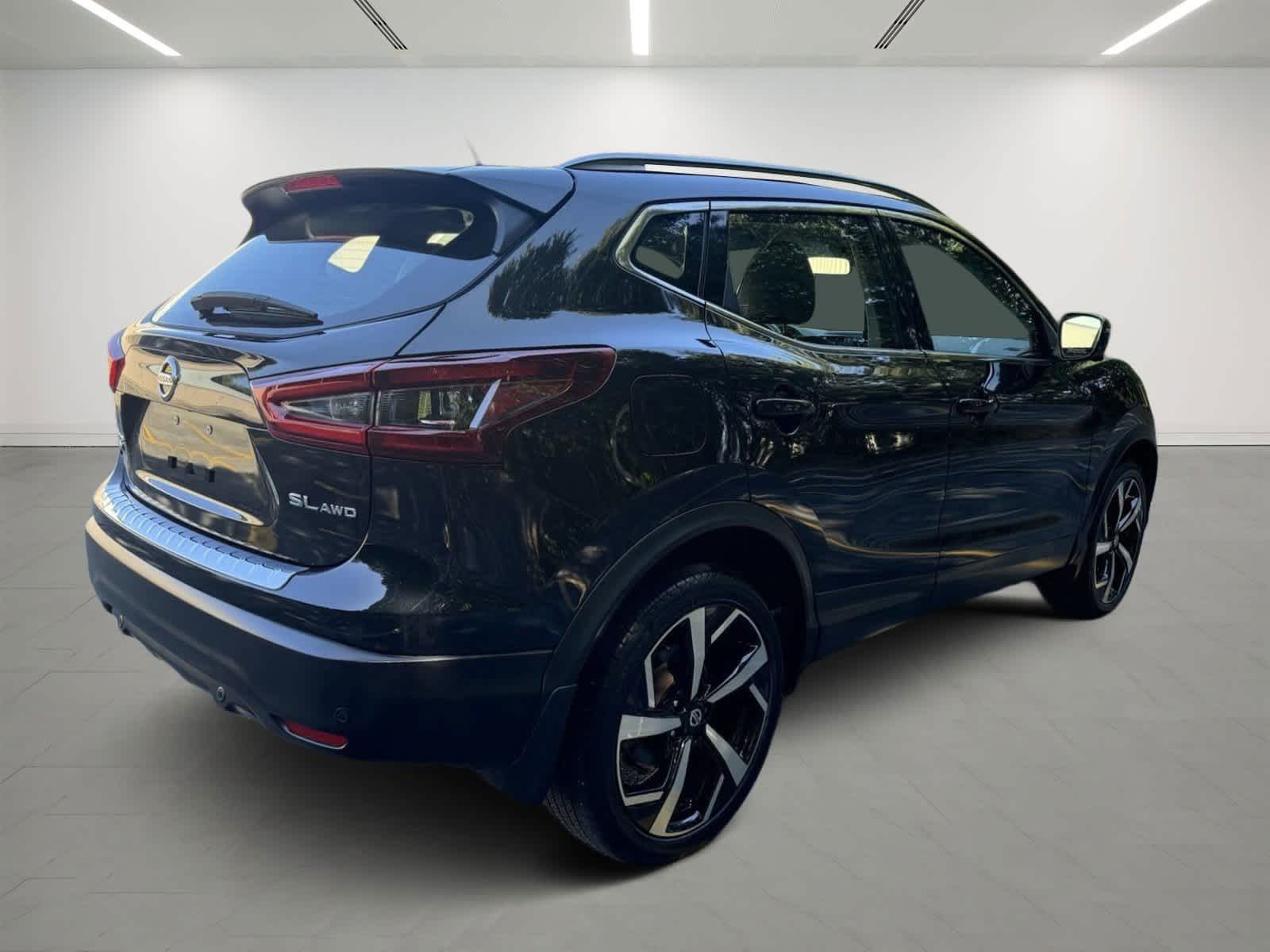 2022 Nissan Rogue Sport SL 4