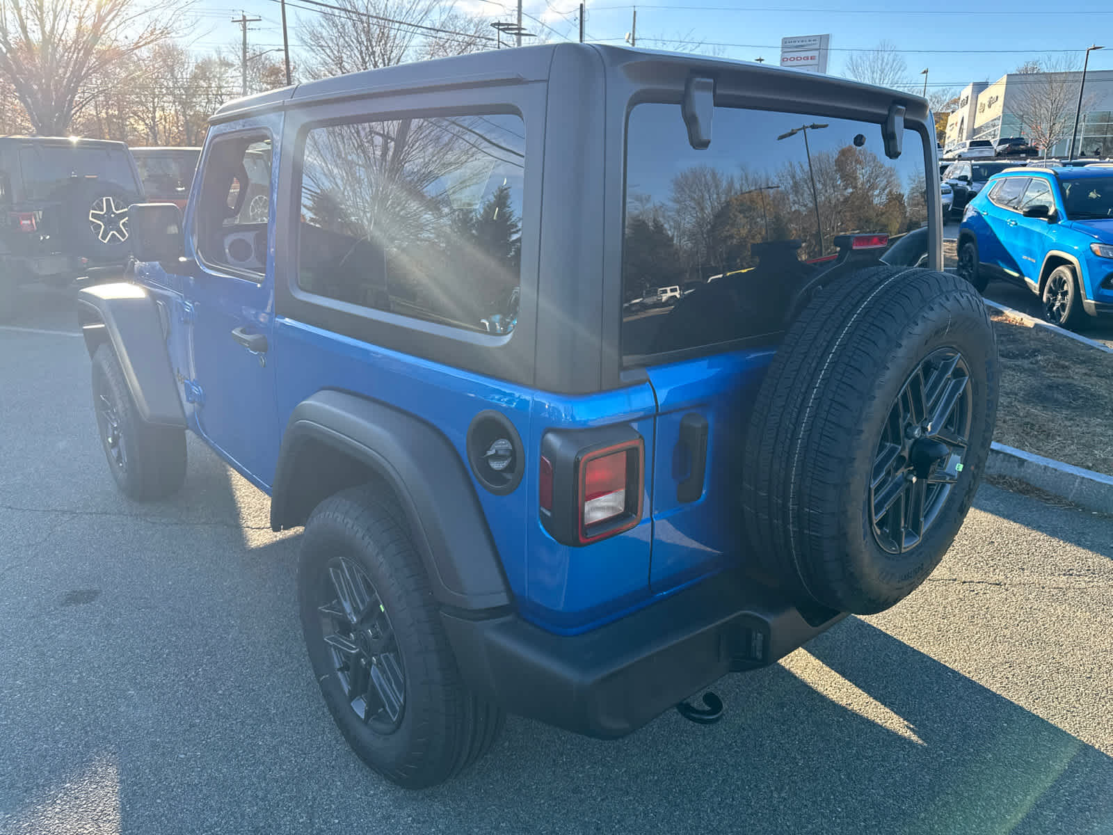 View vehicle photo 4