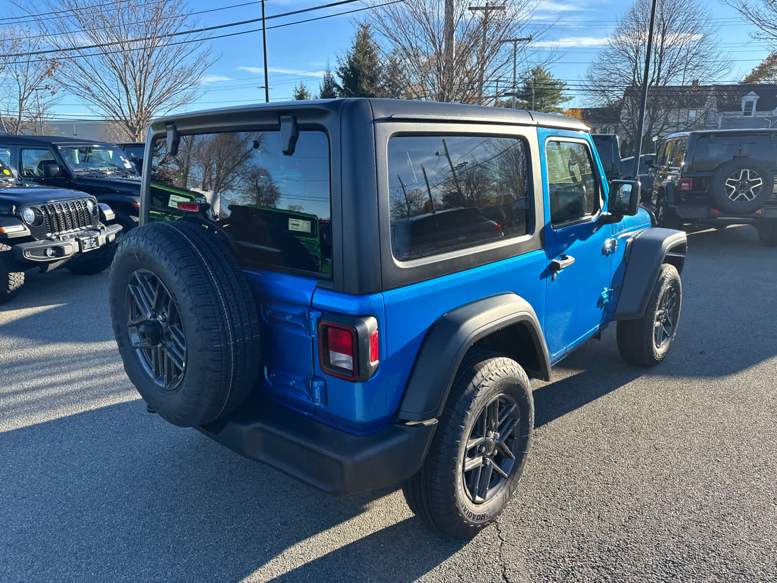 View vehicle photo 6