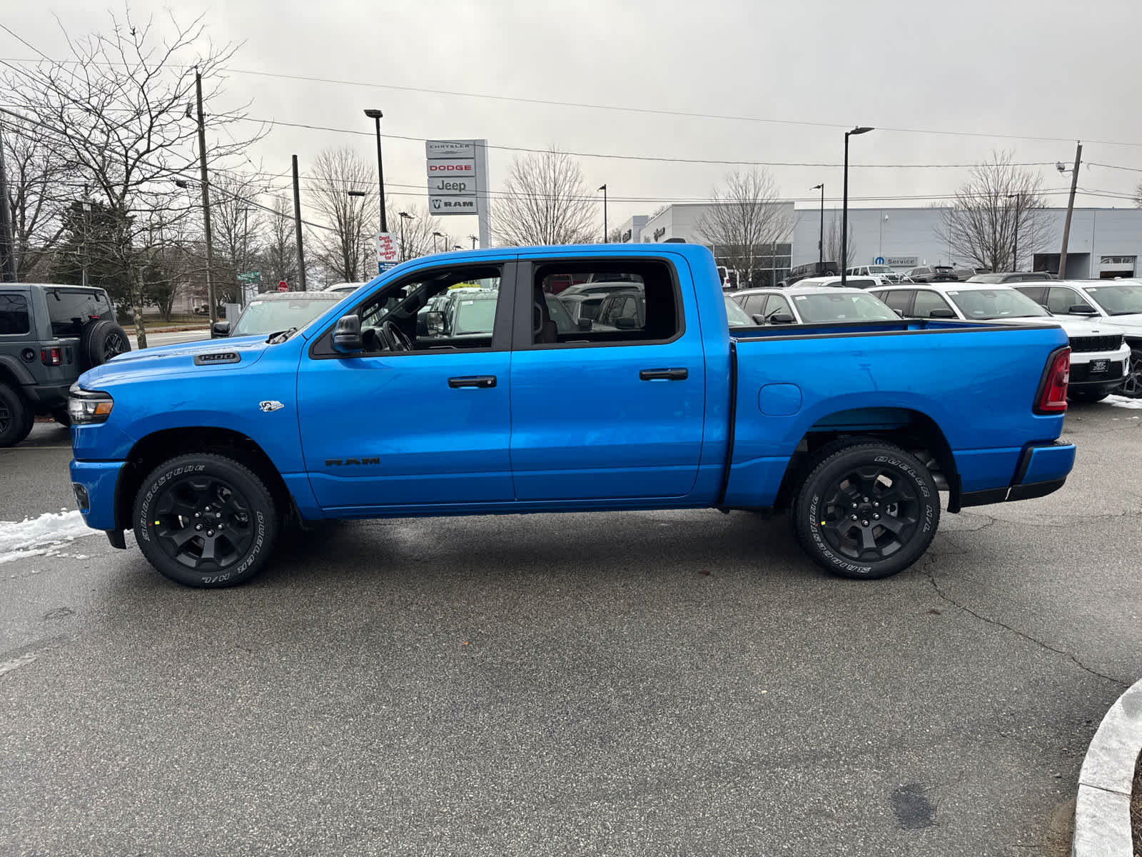 View vehicle photo 3