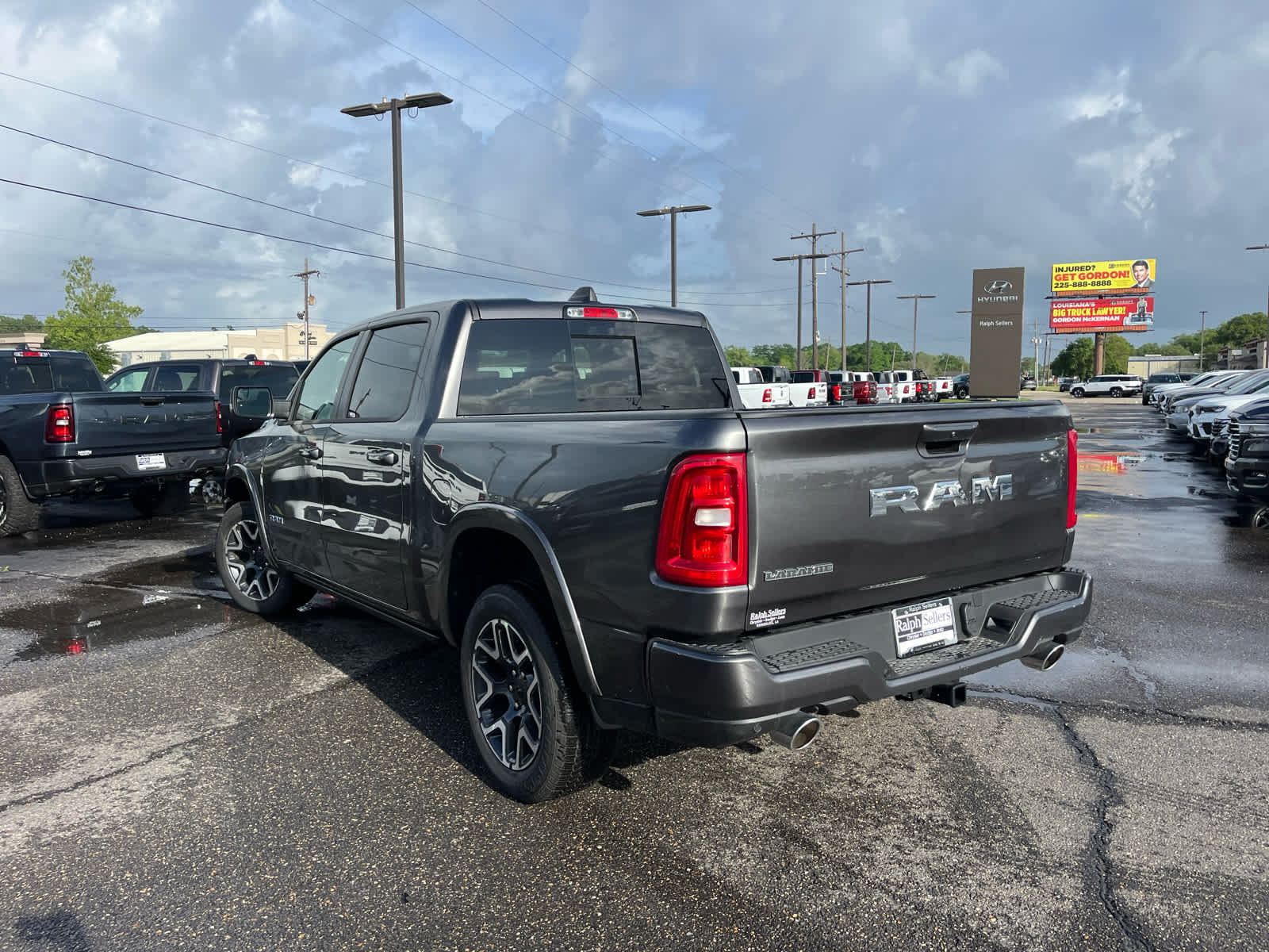 View vehicle photo 7