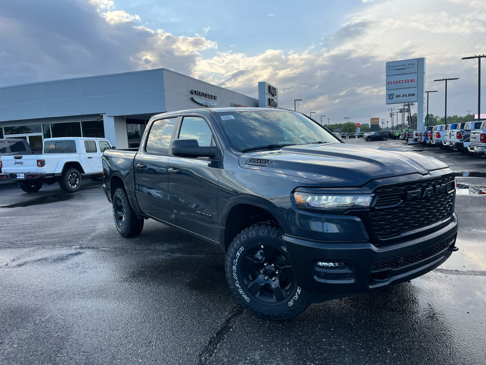 View vehicle photo 3