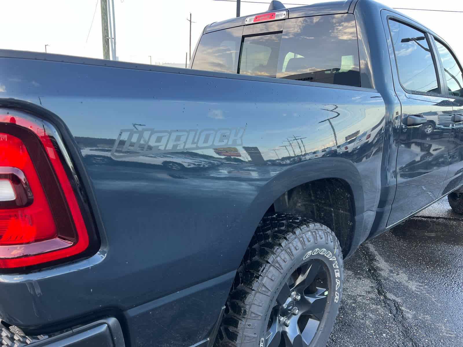 View vehicle photo 5