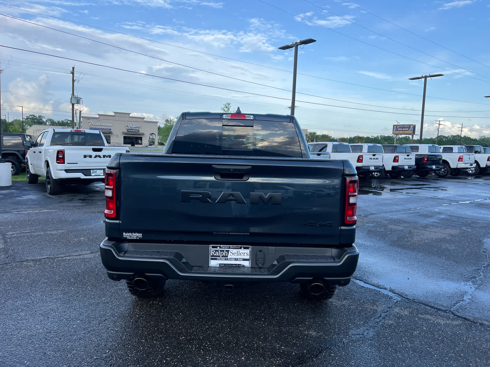 View vehicle photo 7