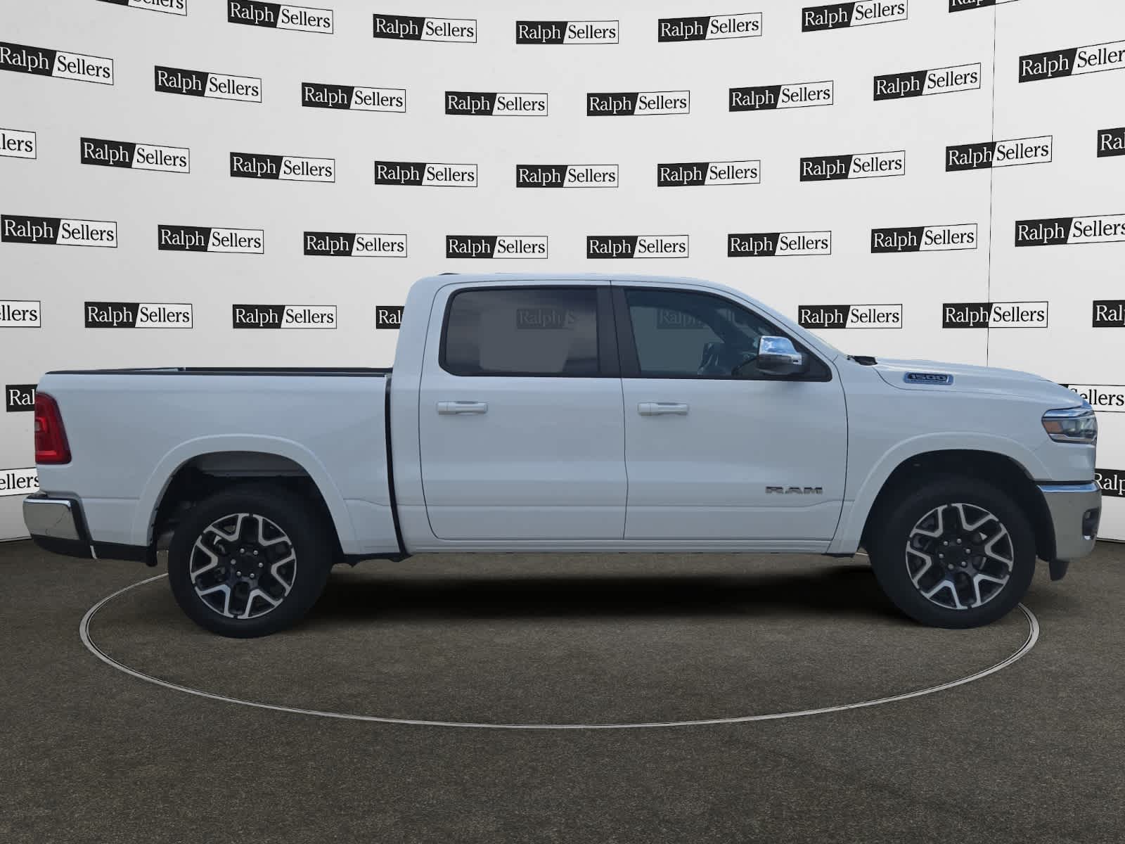 View vehicle photo 7