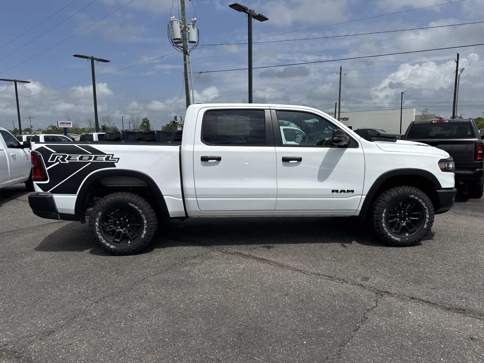 View vehicle photo 6